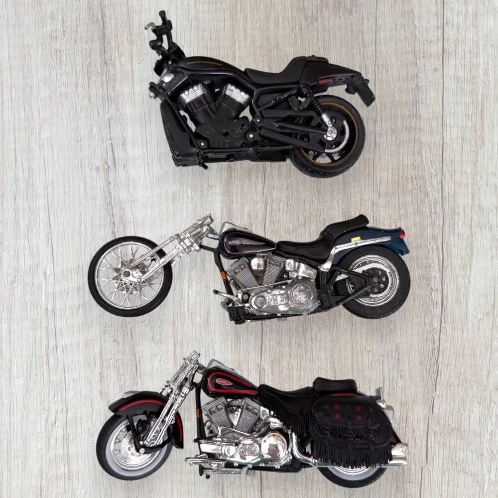 Lot of 10 Maisto Harley Davidson Die Cast Motorcycles V-Rod Dyna Softail Chopper